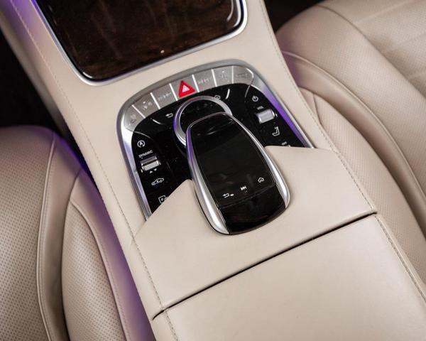 Photo of 2019 White / Beige Mercedes-Benz S-Class