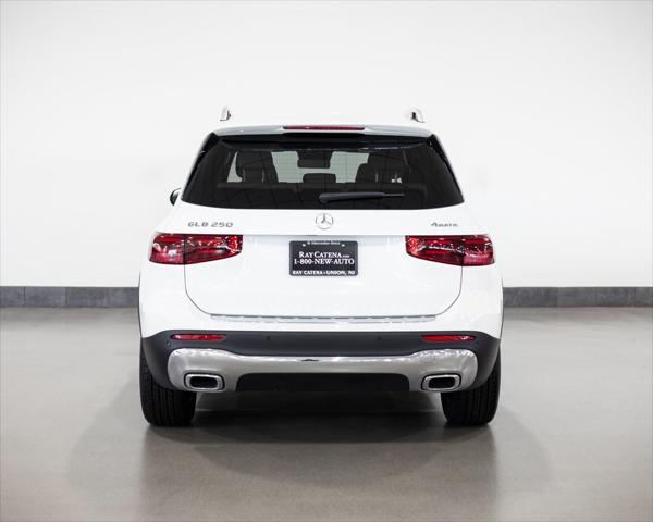 Photo of 2025 White Mercedes-Benz GLB 250