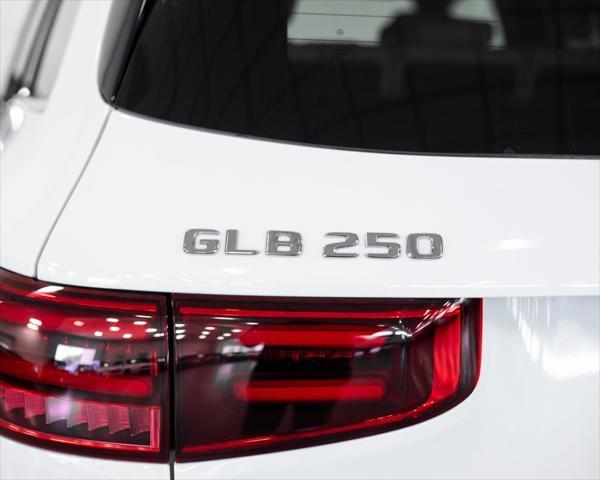 Photo of 2025 White Mercedes-Benz GLB 250
