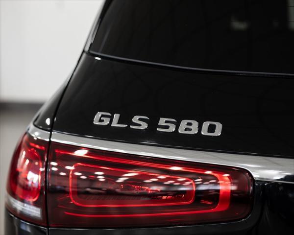 Photo of 2022 Black Mercedes-Benz GLS 580