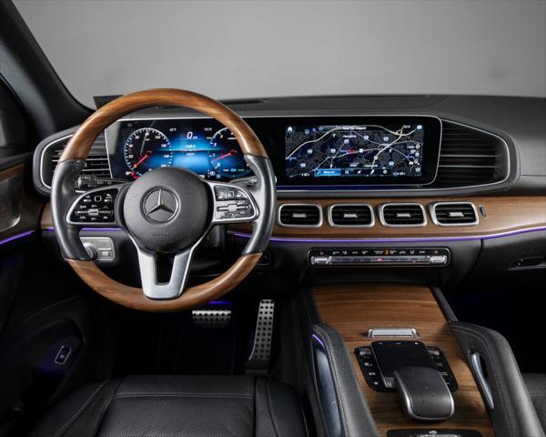 Photo of 2022 Black Mercedes-Benz GLS 580