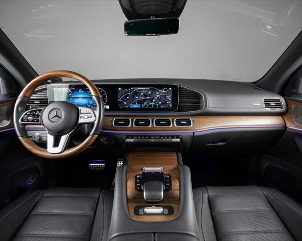 Photo of 2022 Black Mercedes-Benz GLS 580