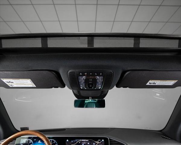 Photo of 2022 Black Mercedes-Benz GLS 580