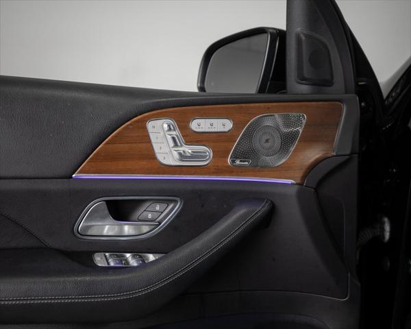 Photo of 2022 Black Mercedes-Benz GLS 580