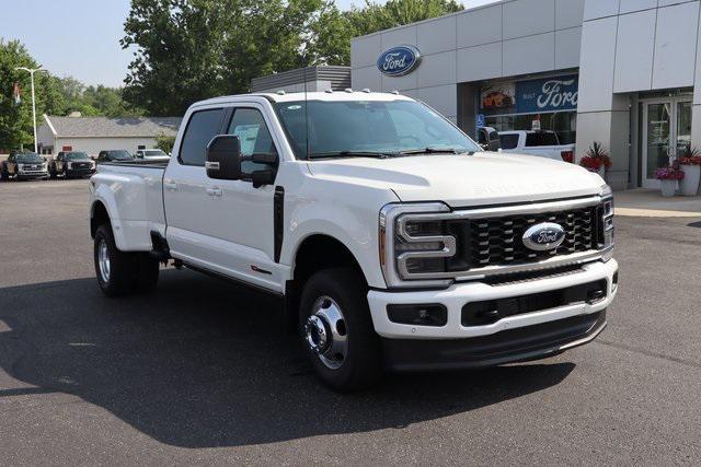 Photo of 2025 Star White Metallic Tri-Coat Ford F-350