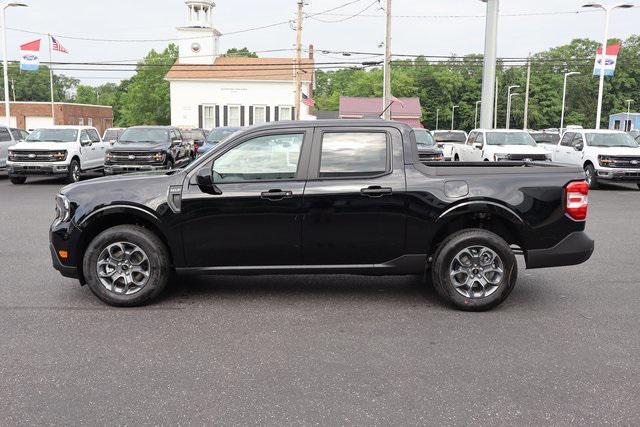 Photo of 2025 Shadow Black Ford Maverick
