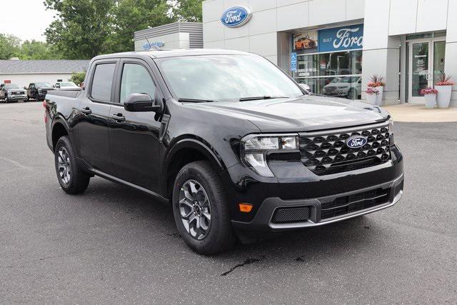 Photo of 2025 Shadow Black Ford Maverick