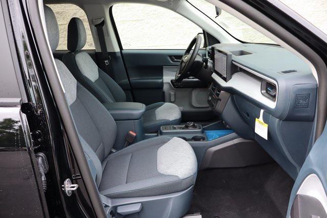 Photo of 2025 Shadow Black Ford Maverick