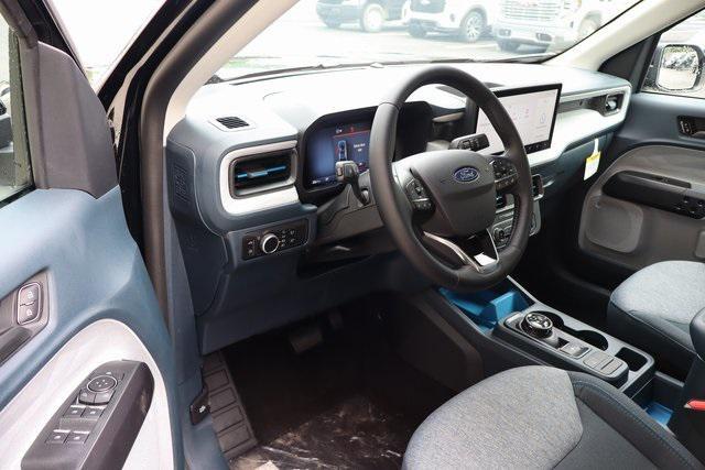 Photo of 2025 Shadow Black Ford Maverick