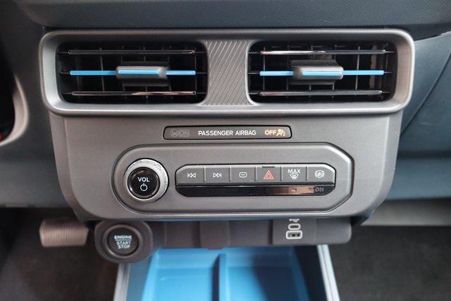 Photo of 2025 Shadow Black Ford Maverick
