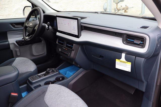 Photo of 2025 Shadow Black Ford Maverick