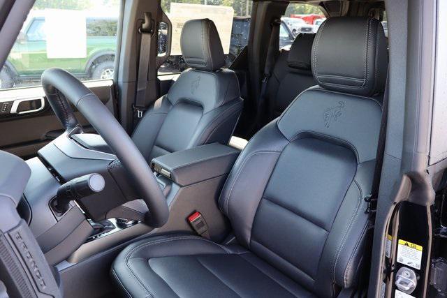 Photo of 2025 Shadow Black Ford Bronco