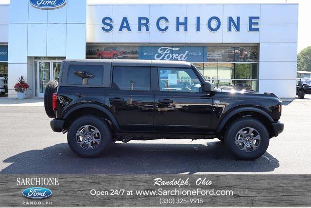 Photo of 2025 Shadow Black Ford Bronco