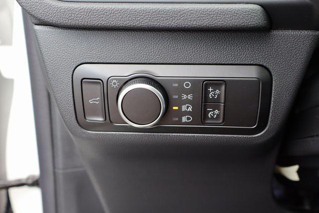 Photo of 2025 Star White Metallic Tri-Coat Ford Escape