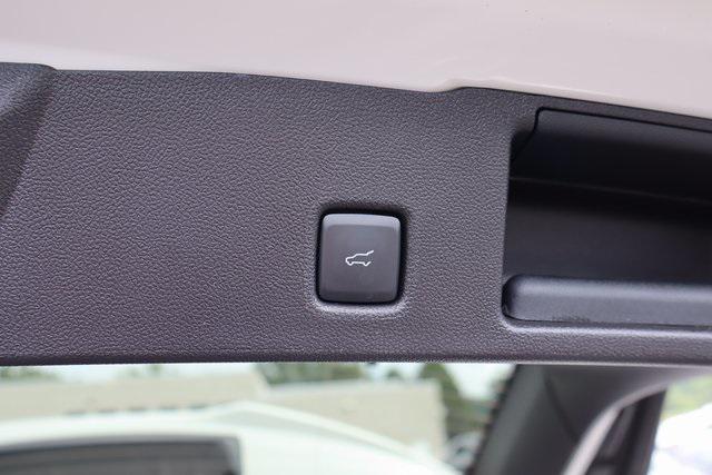 Photo of 2025 Star White Metallic Tri-Coat Ford Escape