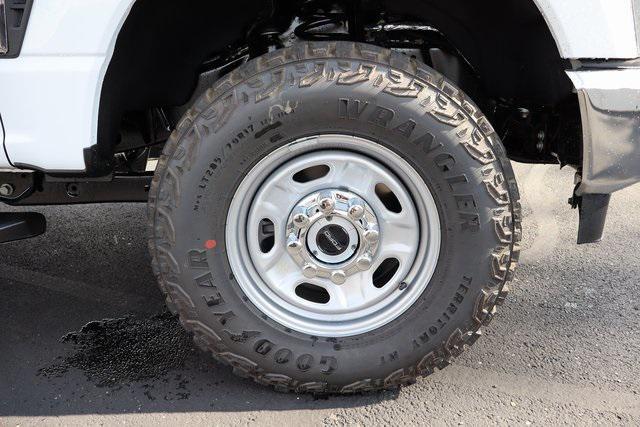 Photo of 2026 Oxford White Ford F-250