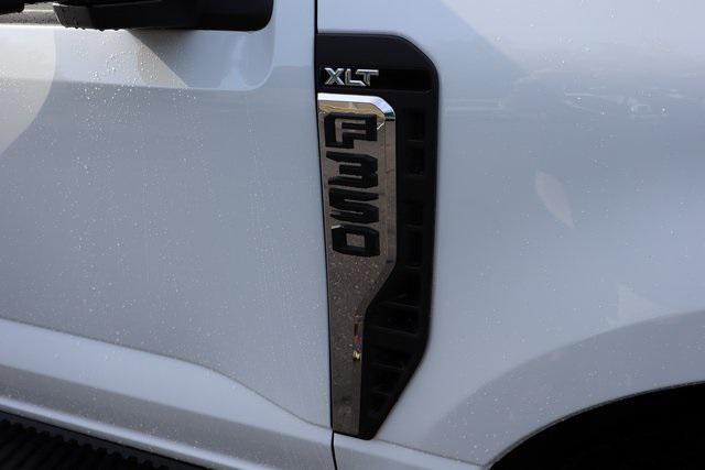 Photo of 2025 Oxford White Ford F-350