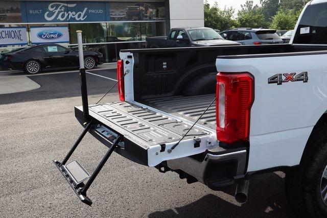 Photo of 2025 Oxford White Ford F-350