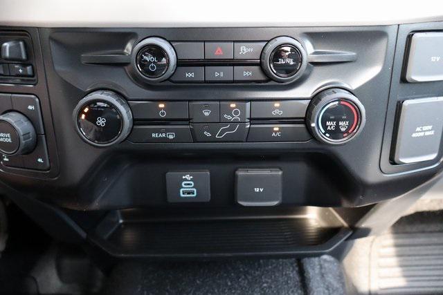 Photo of 2025 Oxford White Ford F-350