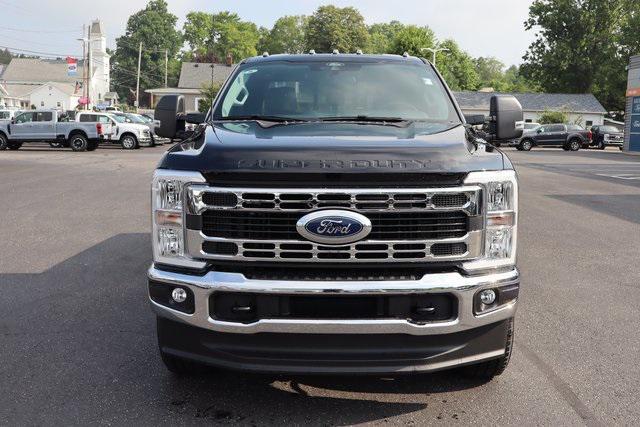 Photo of 2025 Agate Black Metallic Ford F-350