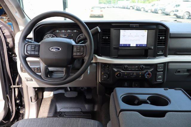 Photo of 2025 Agate Black Metallic Ford F-350