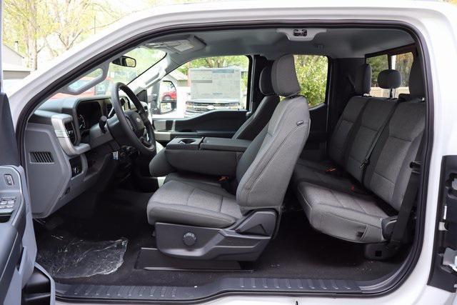 Photo of 2025 Oxford White Ford F-350