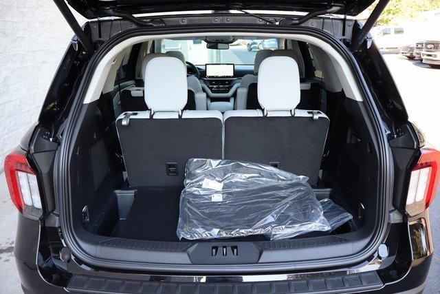 Photo of 2025 Agate Black Metallic Ford Explorer