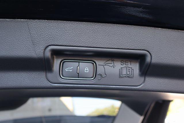 Photo of 2025 Agate Black Metallic Ford Explorer