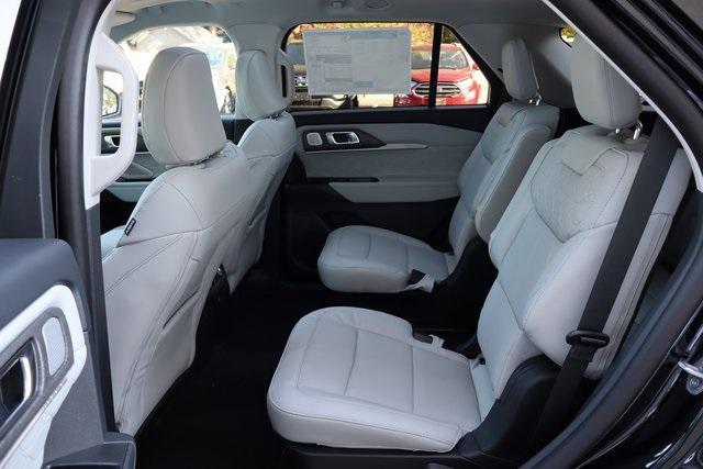 Photo of 2025 Agate Black Metallic Ford Explorer