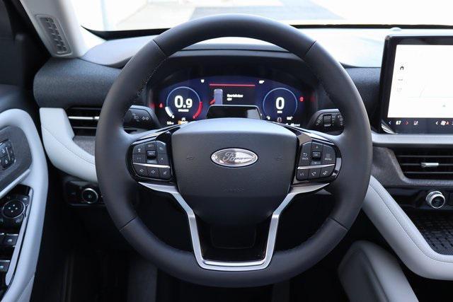 Photo of 2025 Agate Black Metallic Ford Explorer
