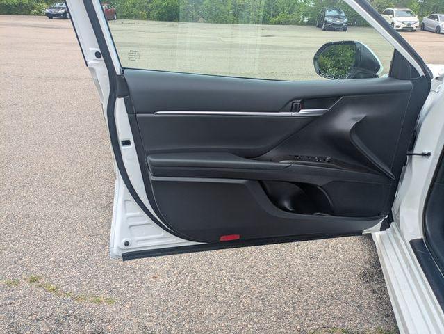 Photo of 2024 Ice Cap Toyota Camry