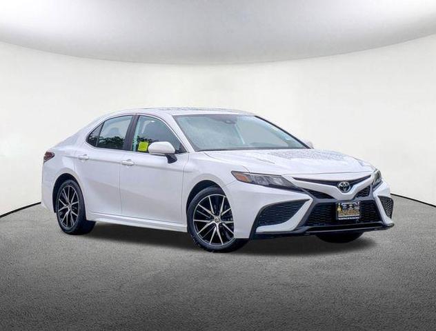 Photo of 2024 Ice Cap Toyota Camry