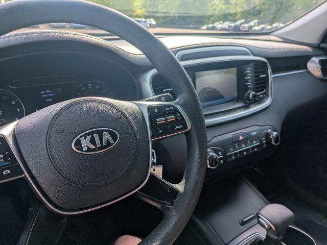 Photo of 2019 Sparkling Silver Kia Sorento
