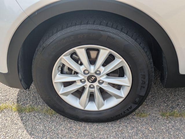 Photo of 2019 Sparkling Silver Kia Sorento