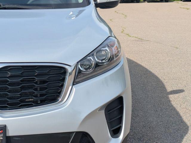 Photo of 2019 Sparkling Silver Kia Sorento