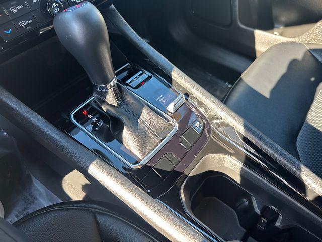 Photo of 2023 Granite Crystal Metallic Clearcoat Jeep Compass