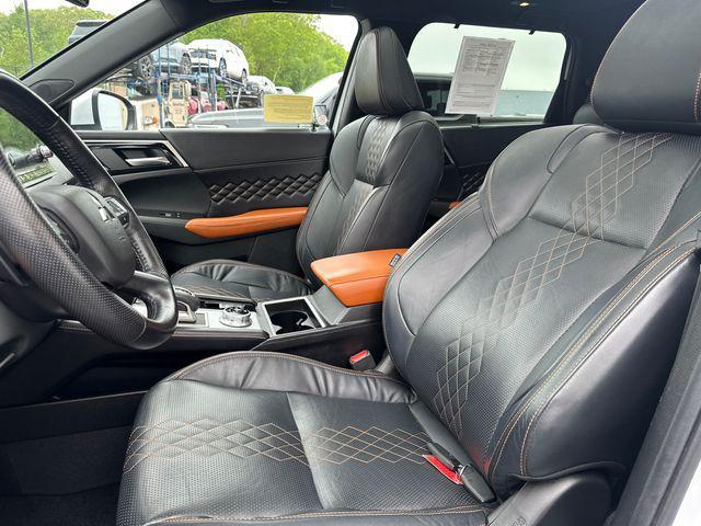 Photo of 2022 White Diamond Mitsubishi Outlander