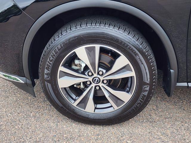 Photo of 2024 Super Black Nissan Murano