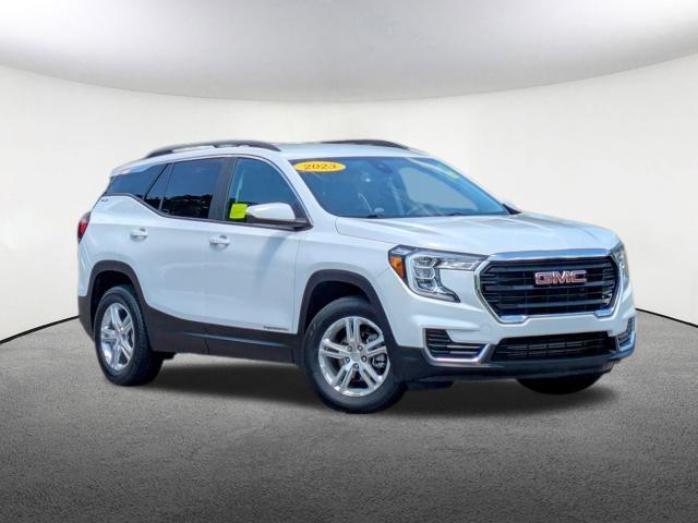 Photo of 2023 Summit White GMC Terrain