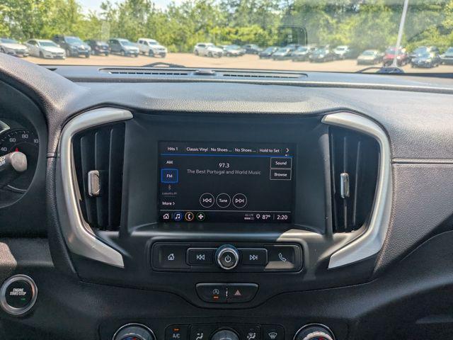 Photo of 2023 Summit White GMC Terrain