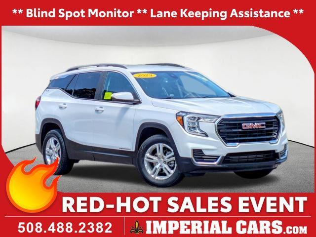 Photo of 2023 Summit White GMC Terrain
