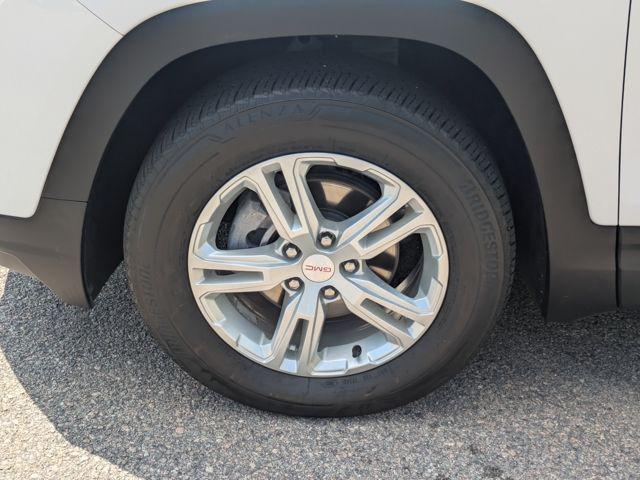 Photo of 2023 Summit White GMC Terrain