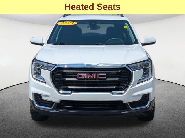 Photo of 2023 Summit White GMC Terrain