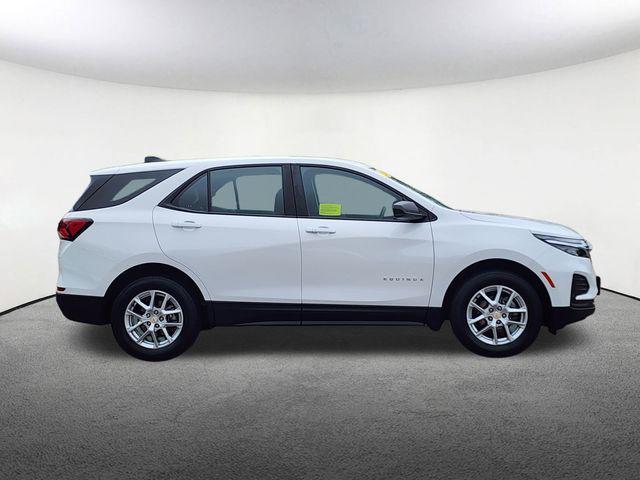 Photo of 2023 Summit White Chevrolet Equinox