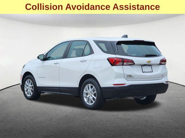 Photo of 2023 Summit White Chevrolet Equinox