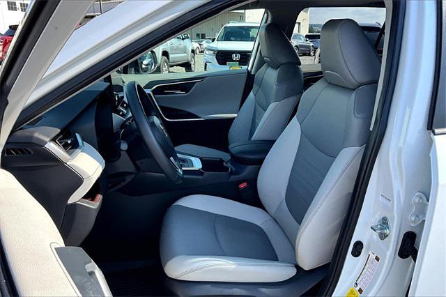 Photo of 2023 Wind Chill Pearl Toyota RAV4