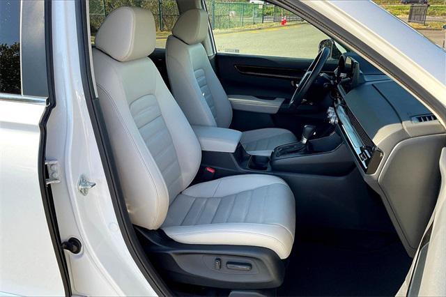 Photo of 2024 sparkle silver metallic Honda CR-V