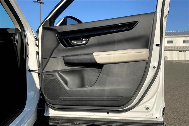 Photo of 2024 sparkle silver metallic Honda CR-V
