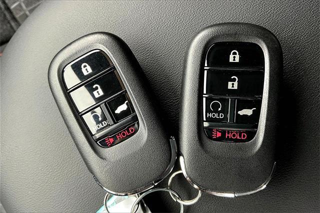 Photo of 2026 Urban Gray Pearl Honda HR-V