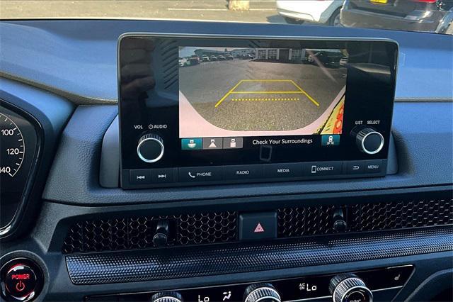 Photo of 2025 Platinum White Honda CR-V Hybrid
